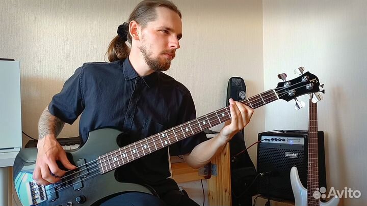 Уроки игры на бас-гитаре (Парнас / Балтийская)