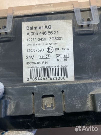 Панель приборов Mercedes-Benz