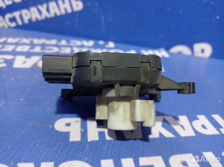 Моторчик заслонок отопителя Skoda Octavia A5