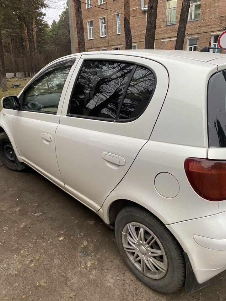 Toyota Vitz: фото владельца