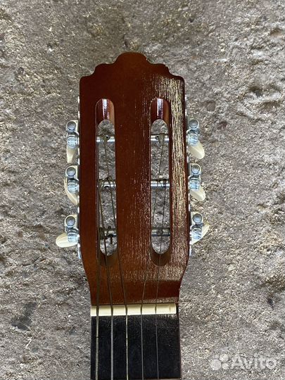 Акустическая гитара