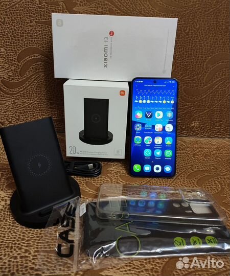 Xiaomi 13, 12/256 ГБ