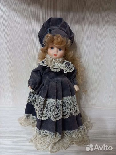 Старинная фарфоровая кукла