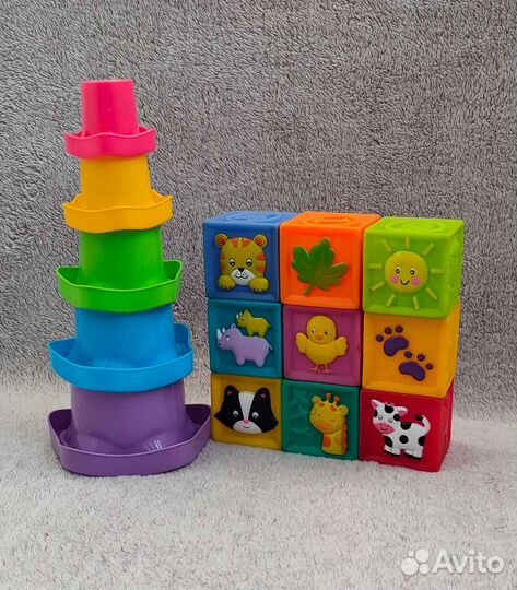 Развивающие игрушки и пособия для малышей пакетом