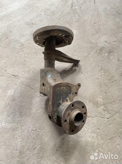 Правый поворотный кулак Audi 100 S4 S6