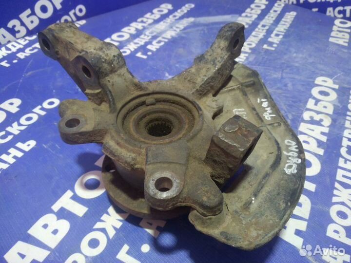 Передний правый поворотный кулак Fiat Doblo