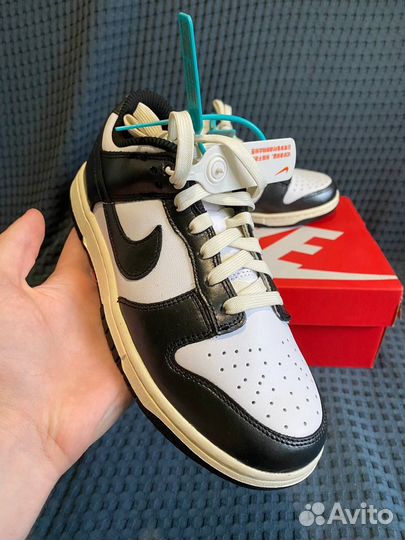 Nike Dunk Low Vintage Panda