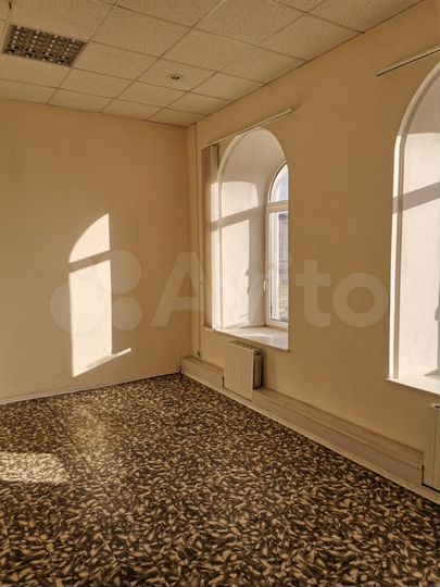 Продам помещение свободного назначения, 339.3 м²