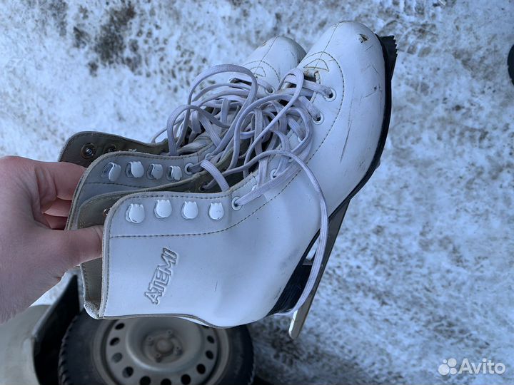 Коньки фигурные 37 размер