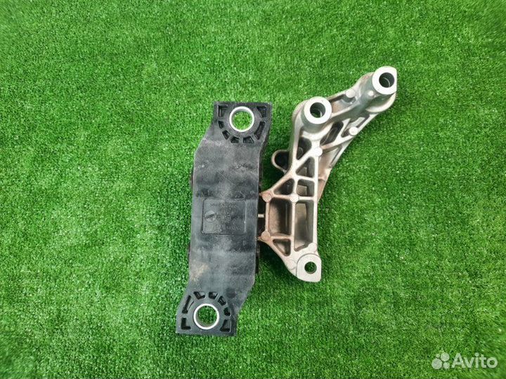 Опора двигателя (подушка двс) правая LADA X-Ray