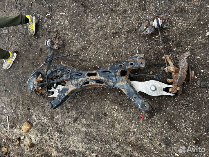 Задний подрамник в сборе Opel Vectra C рычаг кулак