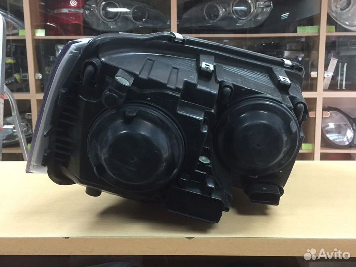 Фара левая, правая Фольксваген Транспортёр Т5
