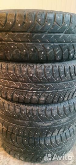 Firestone Ice Cruiser 7 215/65 R16 98H