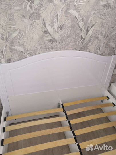 Кровать двуспальная