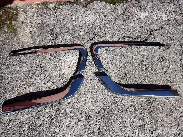 Молдинги переднего бампера LADA vesta