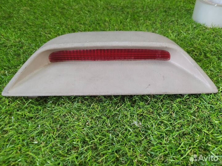 Стоп-сигнал в салоне Toyota Camry ACV35