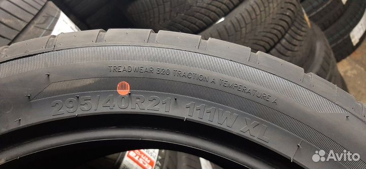 Gripmax Stature H/T 295/40 R21 111W
