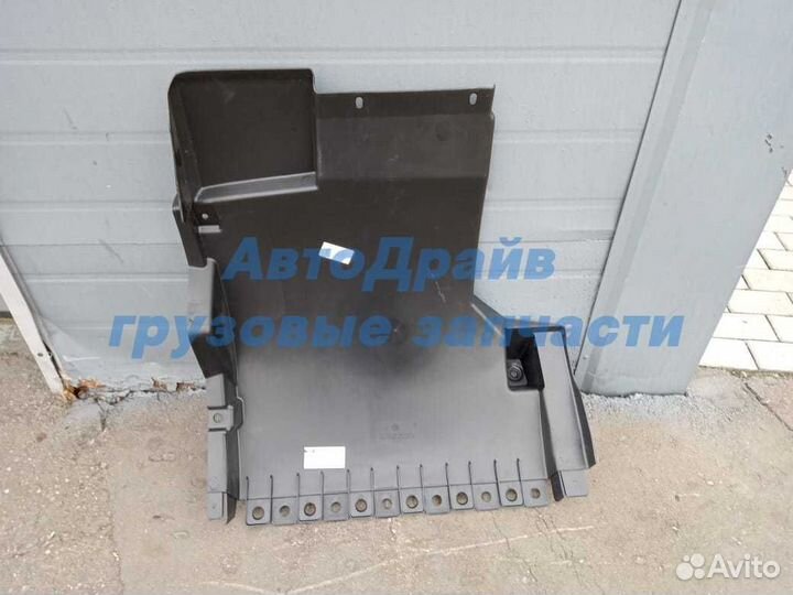 Оригинальный брызговик Мерседес Аксор передний пра