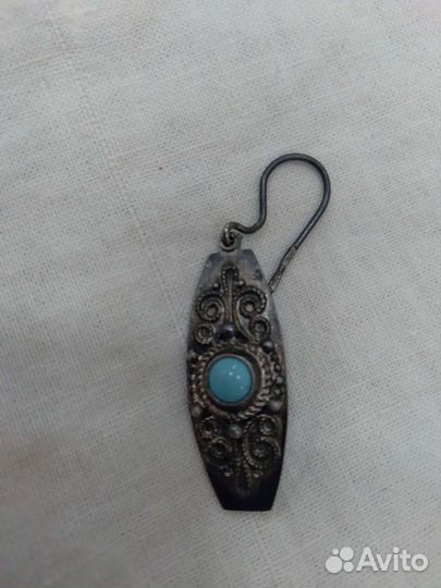 Одна серьга 916 пробы