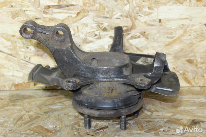 Кулак передний правый Kia Cerato 3