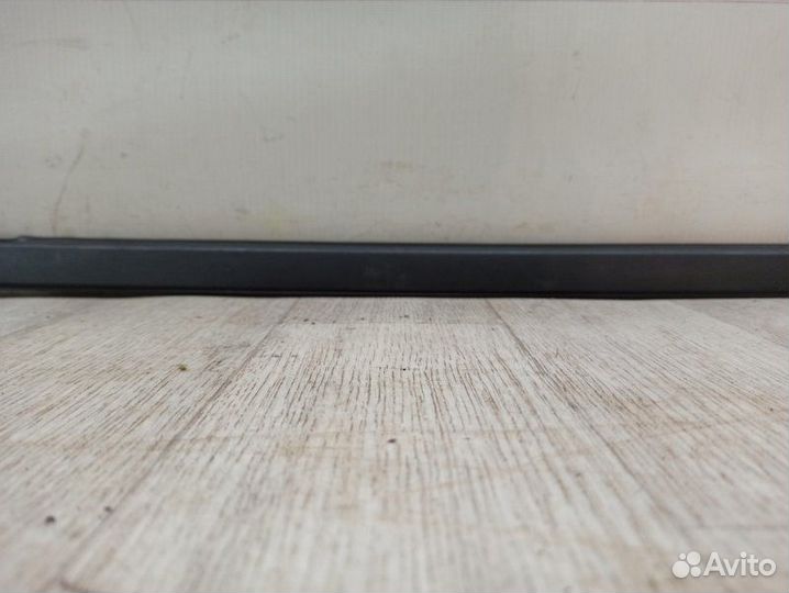 Бархотка (молдинг стекла двери ) задняя правая