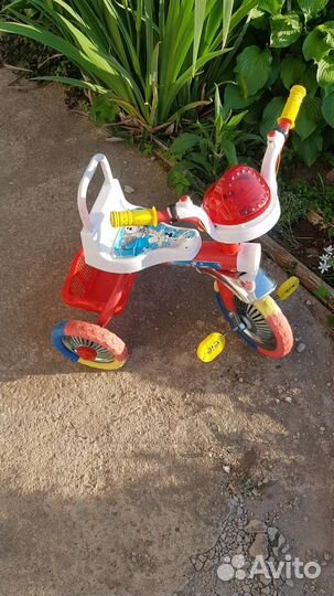 Детский трехколесный велосипед