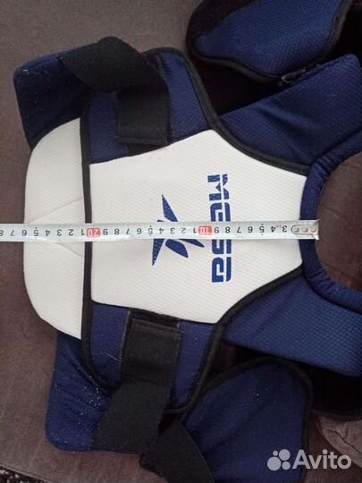 Нагрудник хоккейный на 5-7лет