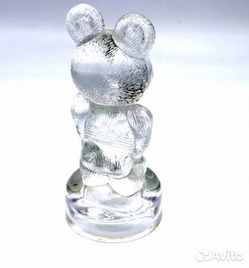 Стеклянный олимпийский мишка