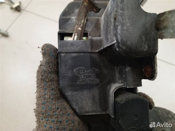 Замок двери задней правой Kia Cerato 2004-2008