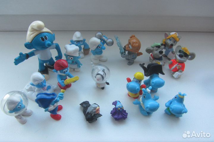 Бегемоты,Смурфики,мышки.Капсулы от киндер сюрпризо