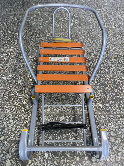 Санки на колесах со съемной ручкой