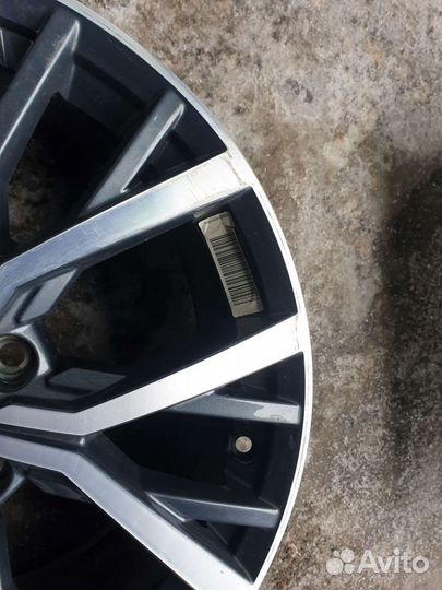 Tiguan диск r17 1штука