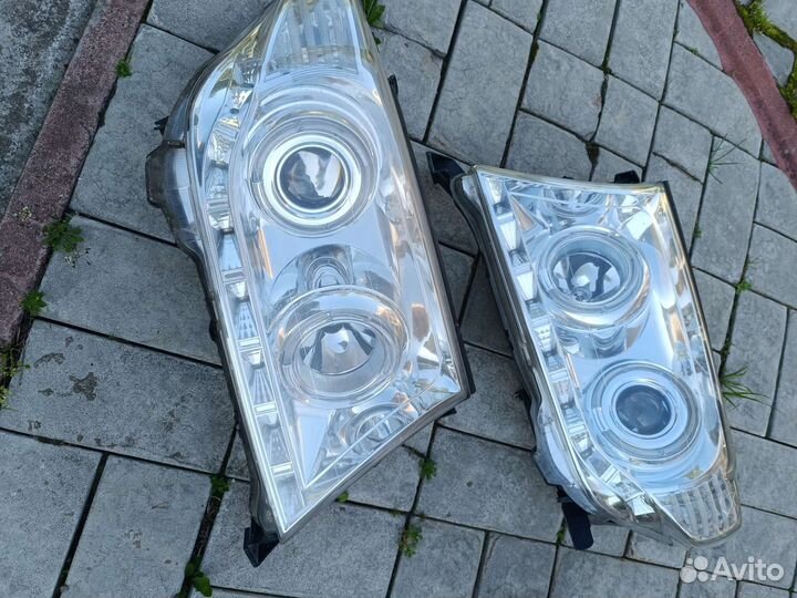 Фары на toyota land cruiser 200 передние