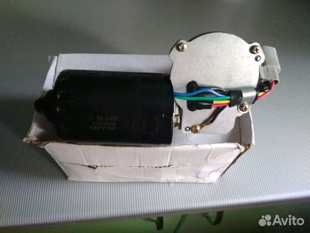 Моторчик стеклоочистителя передний