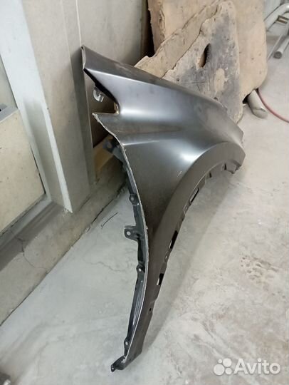 Крыло переднее правое toyota rav4 40