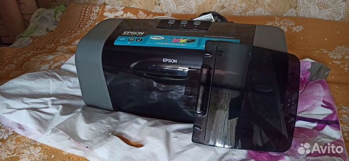 Продается струйный цветной принтер Epson