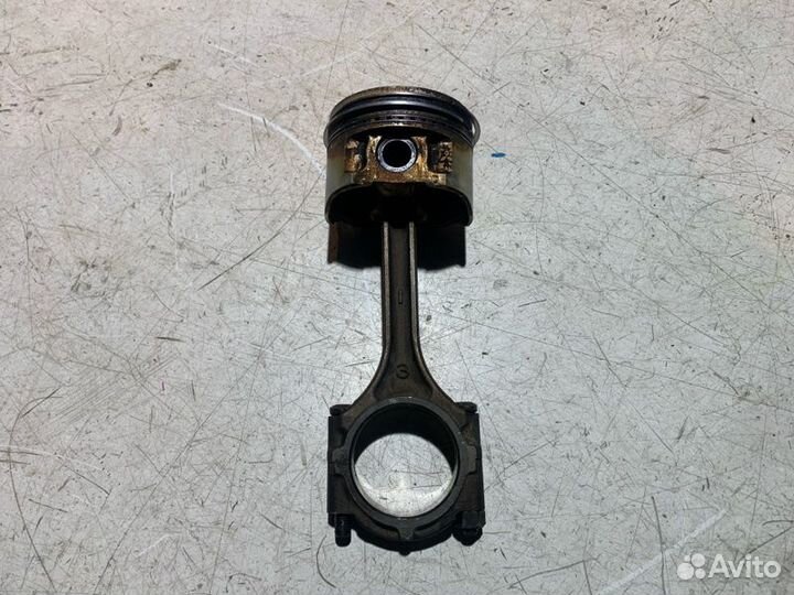 Поршень с шатуном Mitsubishi Carisma DA6A 4G13