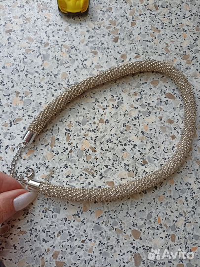 Колье жгут из бисера