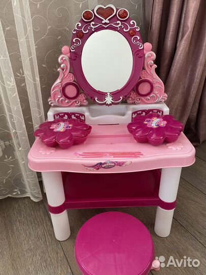 Детский туалетный столик для девочки