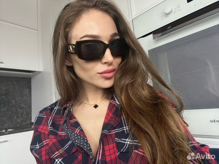 Valentino очки новые солнцезащитные