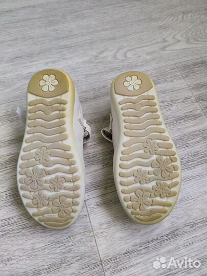 Туфли для девочки 28 размер белые