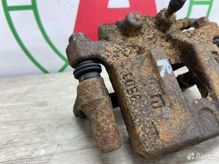 Суппорт тормозной задний правый Mitsubishi Asx