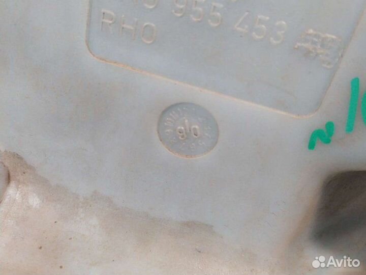 Бачок омывателя Audi 100 С4 1993