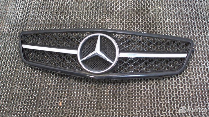 Решетка радиатора Mercedes C W204, 2008