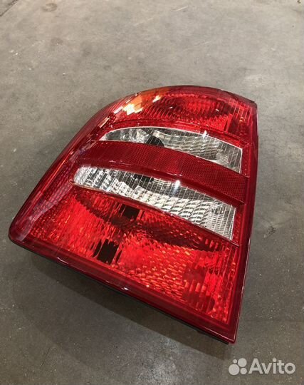Фонарь задний левый Skoda Fabia 1 (1999-2004)