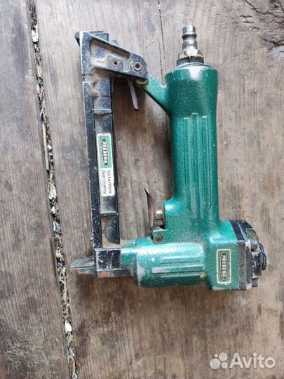 Степлер пневматический