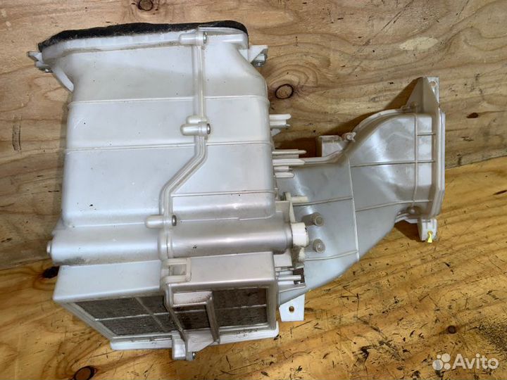 Корпус печки Isuzu Elf NHR85A 4jjtcn 2007