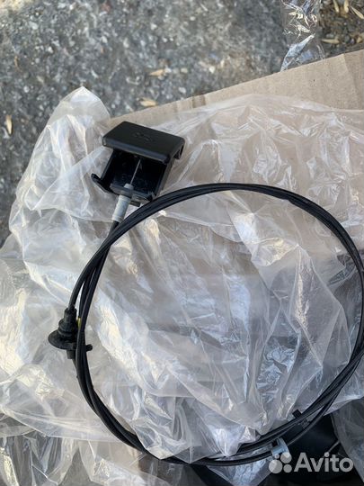 Трос открывания капота Мазда 3 bk