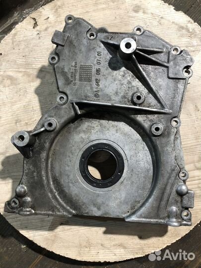 Крышка двигателя Mercedes om642