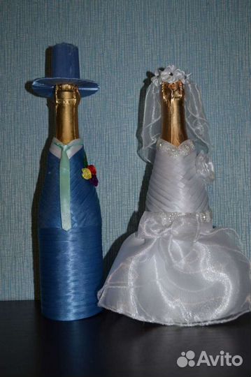 В наличии свадебное украшение на шампанское